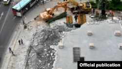 Уривање на дивоградбата кај Мавровка