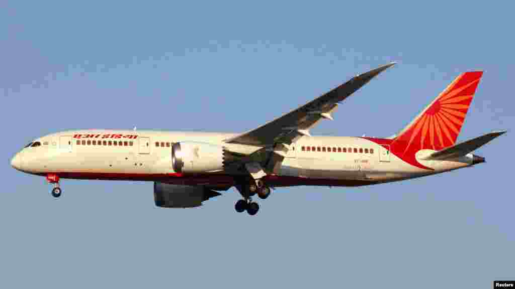 Ez a felvétel Milánó felett készült egy Air India kötelékébe tartozó Boeing 787 Dreamlinerről. A balesetben érintett repülő is ilyen típus volt