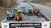 Француските земјоделци со трактори се упатија кон Париз 