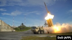 Test cu interceptori THAAD