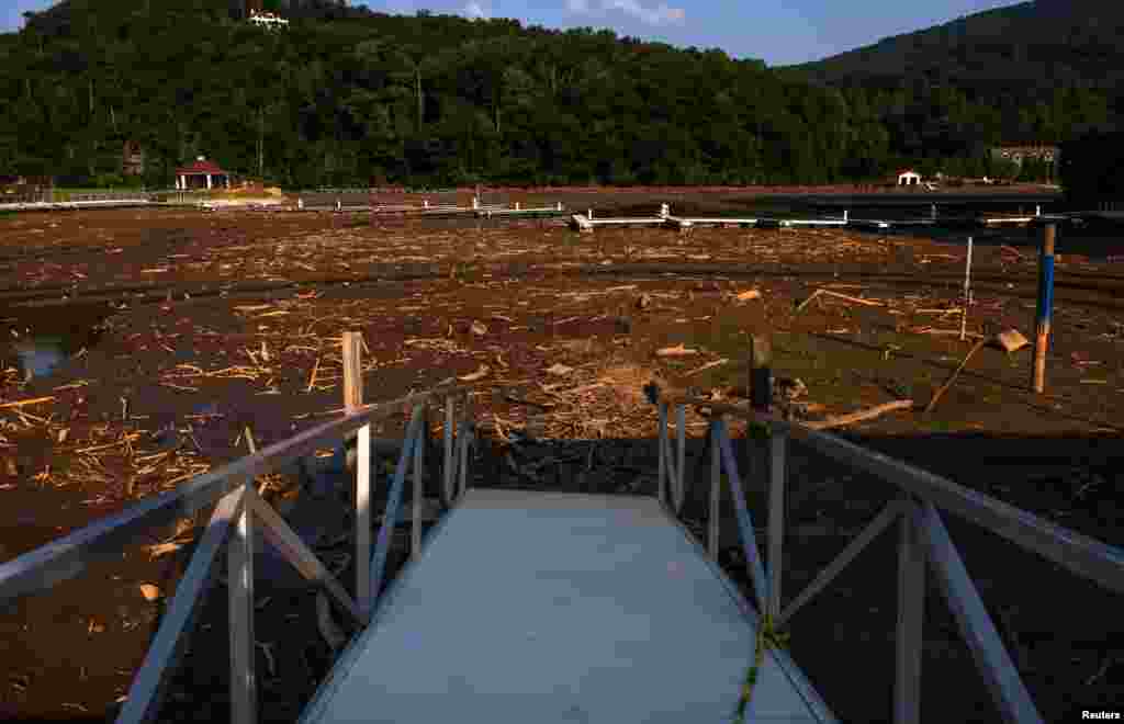 Végül a gát kibírta a nyomást, a katasztrófa azonban arra ösztönözte az üdülőtelepülés vezetőit, hogy szövetségi támogatást kérjenek egy ambiciózus újjáépítési tervhez, amely csak a gátra 200 millió dollárt tartalmaz.