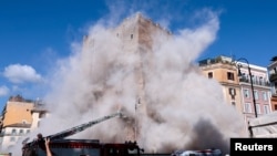 Turnul Torre dei Conti, din apropierea Via dei Fori Imperiali, lângă Colosseum, s-a prăbușit luni, 3 noiembrie 2025, Roma, Italia.
