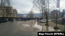 Okupljanje grašana u Severnoj Mitrovici