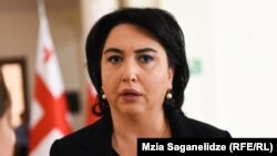 Ближе к вечеру Беселия сообщила, что планирует явиться в прокуратуру уже в понедельник и поведать следственному органу «интересные факты»