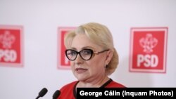Viorica Dăncilă are de înfruntat prima moțiune de cenzură care a strâns mai multe semnături decât numărul de voturi necesare ca să treacă.