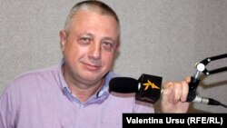 Alexei Tulbure în studioul Europei Libere