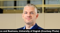 Шиме Смолиќ, професор на Катедра за макроекономија и економски развој на Економскиот факултет при Универзитетот во Загреб