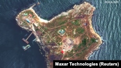 Спутниковый снимок острова Змеиный