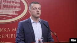 Министерот Дамјан Манчевски