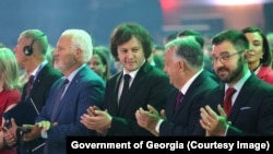 ირაკლი კობახიძე და ვიქტორ ორბანი კონსერვატიული პოლიტიკური მოქმედების კონფერენციაზე ბუდაპეშტში. 29 მაისი, 2025 წ.