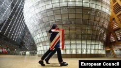 Skidanje zastave Ujedinjenog Kraljevstva u Briselu