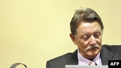 Dragomir Milošević pri izricanju presude, 12. decembar 2007