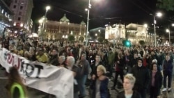 Kolona koja se kreće ka Palati pravde proteže se od Terazija do Trga Republike