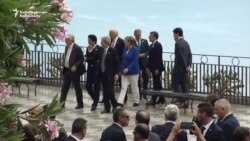 G7 Leaders Stroll Through Taormina