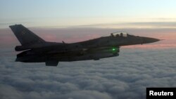 Полски борбен авион Ф-16 (илустрација)