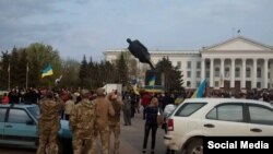 ლენინის ძეგლის დემონტაჟი კრამატორსკში