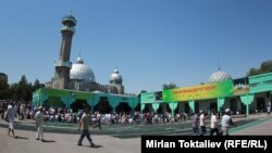 Центральная мечеть в Бишкеке. Иллюстративное фото.