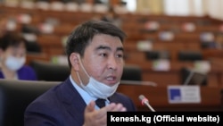 Жанарбек Акаев.