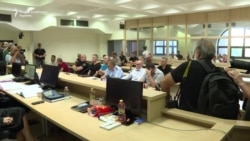 Обвинетите за убиството на Вања и Панче, освен Палевски, донесени во судот, но судењето одложено