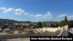 Páratlan panorámája lesz a Munkásőrség egykori, lebontott épülete helyén épülő MCC-székháznak a Gellért-hegyen