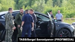 Ruski istražitelji vrše analizu automobila bivšeg ruskog ministra saobraćaja Romana Starovoita. Istražitelji su naveli da je njegovo tijelo pronađeno s prostrelnom ranom.