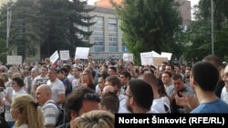 Protest novinara RTV-a u Novom Sadu