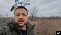 Președintele ucrainean Volodymyr Zelenskiy este prezentat în Avdiyivka la 29 decembrie.