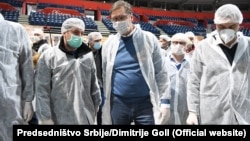 Aleksandar Vučić sa volonterima u Štark Areni u Beogradu, 25. marta 2020