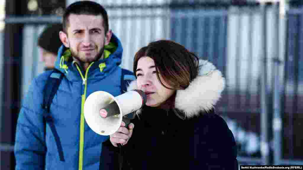 5 березня підконтрольний Кремлю Залізничний суд Сімферополя відмовився прийняти позов колишнього керівника Бахчисарайського історико-культурного заповідника Ельміри Аблялімової з вимогою припинити «реконструкцію» Ханського палацу