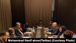 دواړو مشرانو د نایجر په پلازمېنه نیامي کې سره لیدلي دي.