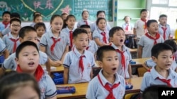 Elevii din China învață de mici cum să folosească inteligența artificială.