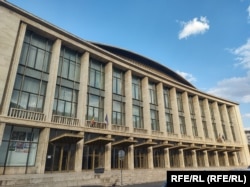 Sala Palatului din București a fost construită la finalul anilor 1950 pentru congresele Partidului Comunist Român, partidul-stat aflat în fruntea țării în vremea dictaturii comuniste.
