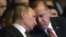 Президент России Владимир Путин (слева) и президент Турции Реджеп Тайип Эрдоган во время встречи в Стамбуле. 10 октября 2016 года