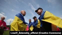 Украинские военные после обмена 14 июня