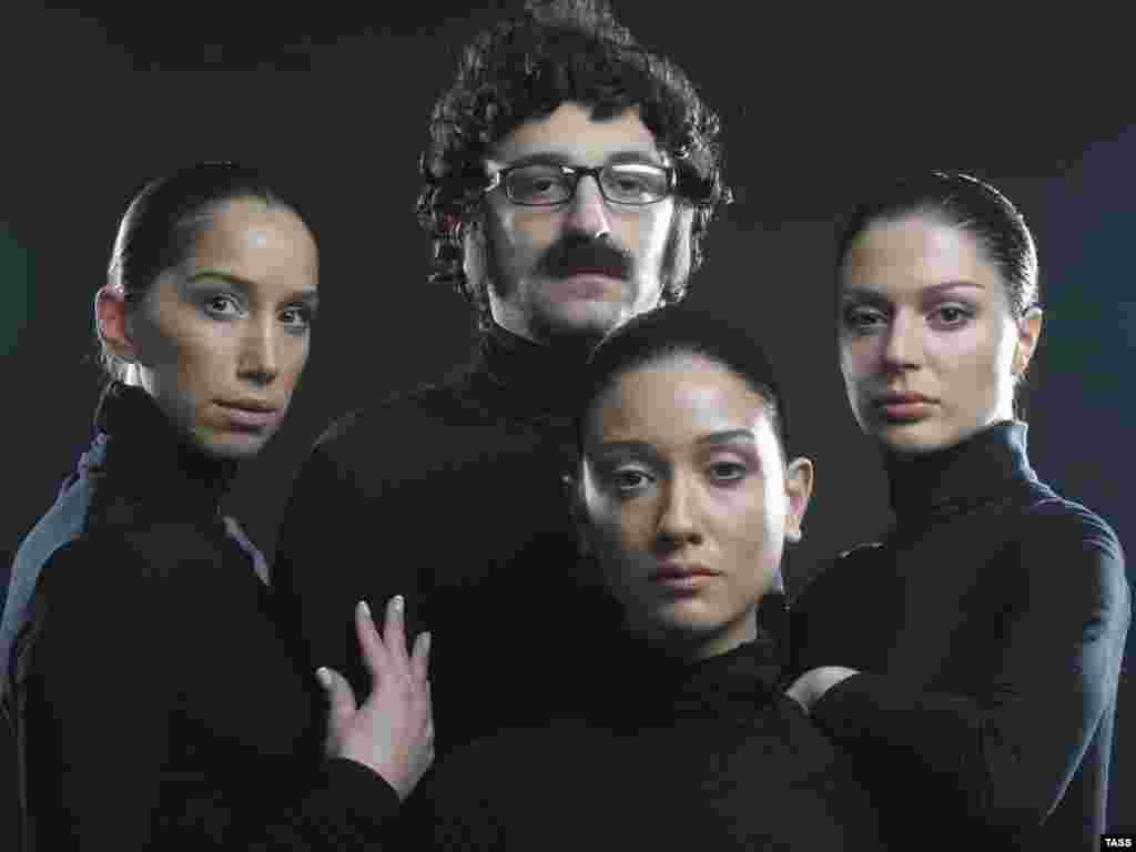 Predstavnici Gruzije 2009. godine, pop grupa Stefane &amp; 3G, diskvalifikovani su zbog stiha &quot;We Don&#39;t Wanna Put In&quot; jer se smatralo da se na taj način rugaju ruskom predsedniku. Samo nekoliko meseci ranije dogodio se rusko - gruzijski rat oko Osetije i Južne Abhazije.