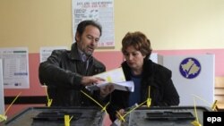 Glasanje u Mitrovici uz velike mere bezbednosti