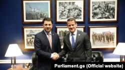 კონგრესმენ ადამ კინზინგერის და პარლამენტის თავმჯდომარის არჩილ თალაკვაძეს შეხვედრა ვაშინგტონში 2020 წლის თებერვალში გაიმართა