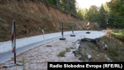 Свлечиштето на пат во Националниот парк Пелистер, Битола.