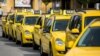 Budapesti taxik egy dátum nélküli fotón (képünk illusztráció)