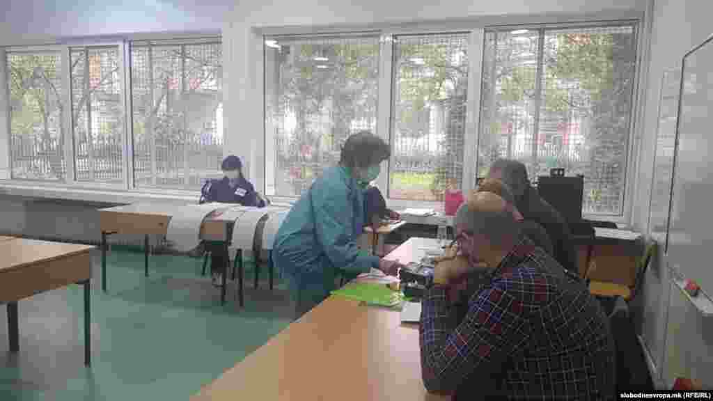 Овие избори се први со проверка на биометриски податоци на гласачите, односно со проверка преку земање на т.н. фингерпринт или отпечаток од прст