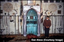 Documentarul „Iubitii Domnului” de Dan Alexe, Skopje, Macedonia (de Nord) 1993/1997