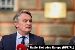 HNS u izmjenama Izbornog traži da se osigura izbor "legitimnog hrvatskog člana Predsjedništva BiH". Za aktuelnog hrvatskog člana Predsjedništva BiH Željka Komšića (na fotografiji) tvrde da je "izabran glasovima Bošnjaka jer sadašnji izborni princip tako omogućava".