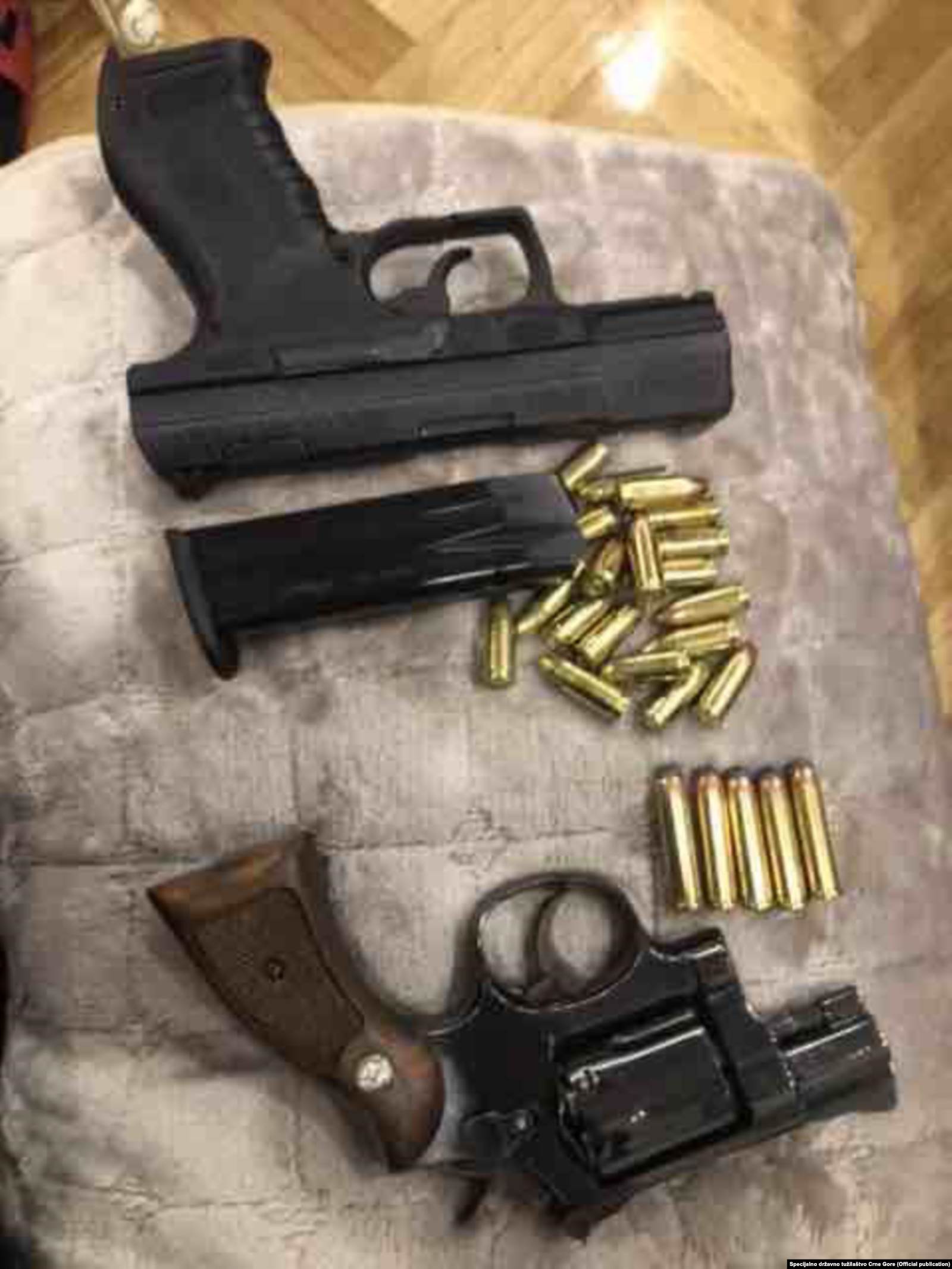 Zaplijenjeno oružje kriminalne grupe 