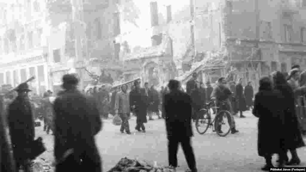 Budapest, Rákóczi út-Osvát utca sarok 1956-2021. Más típusú forgalom.