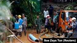 Spasioci ispumpavaju vodu iz pećine