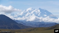 Iako je rijetko naseljena, Aljaska ima manje bezbjednosnih problema nego većina drugih mjesta u SAD-u.