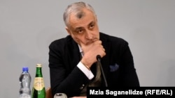 Хранивший до сих пор молчание Мамука Хазарадзе попытался прояснить ситуацию в ходе специального брифинга