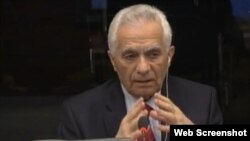 Momčilo Krajišnik, svjedok na suđenju Radovanu Karadžiću, Hag, 2013.