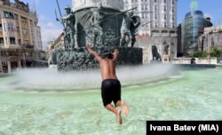 На тие што немаат пари им е сеедно дали ќе се отворат границите.