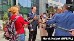 Premijer Kosova Albin Kurti daje izjavu za medije nakon sastanka sa predsednikom Srbije Aleksandrom Vučićem u Briselu, 15. juna 2021.